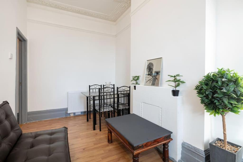 2A - Bright & Airy 2 Bed Flat - 20 Mins To Central Londres Exterior foto