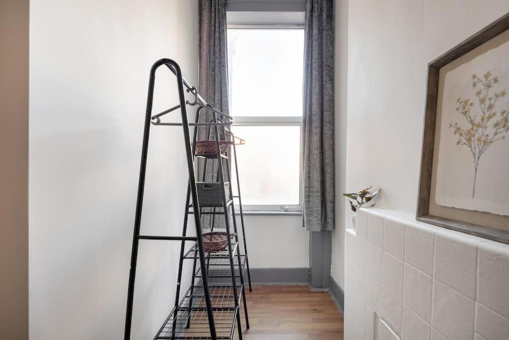 2A - Bright & Airy 2 Bed Flat - 20 Mins To Central Londres Exterior foto